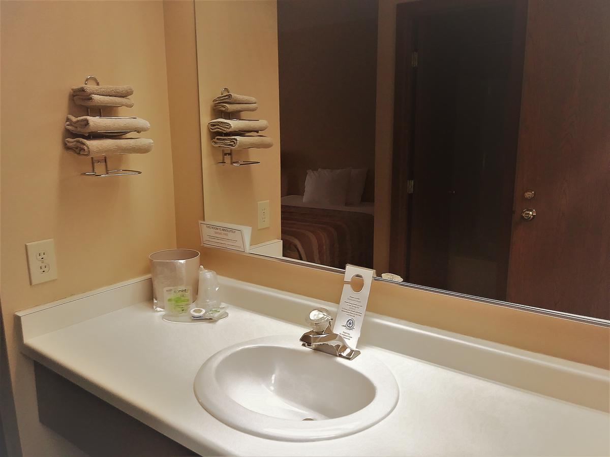 Mondovi Sunrise Inn Hotel מראה חיצוני תמונה